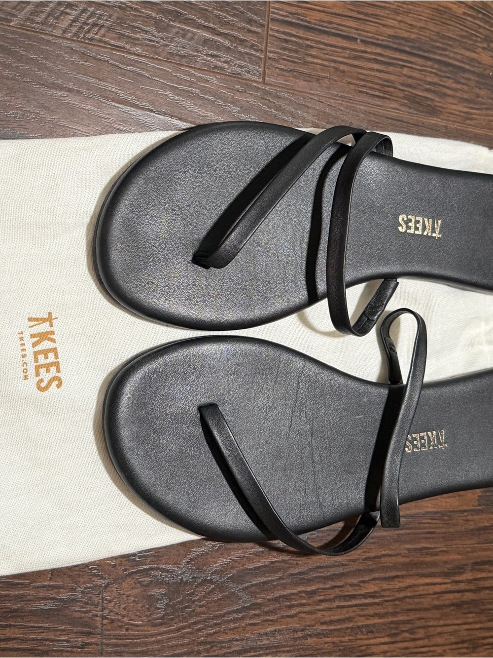 TKEES Women's Black Minimal Leather Strap Sandals